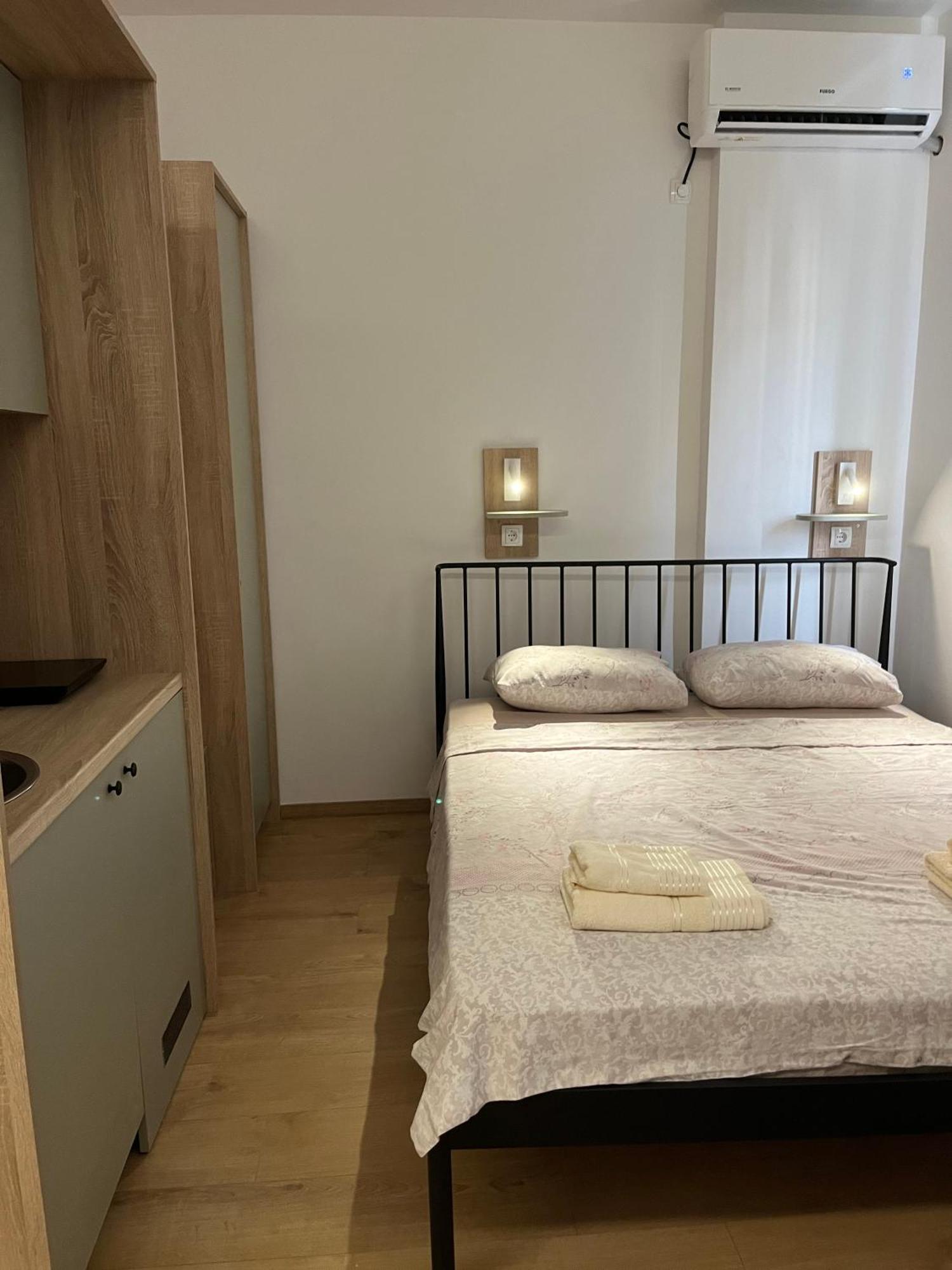 Olive Centre Apartment Skopje Exteriör bild