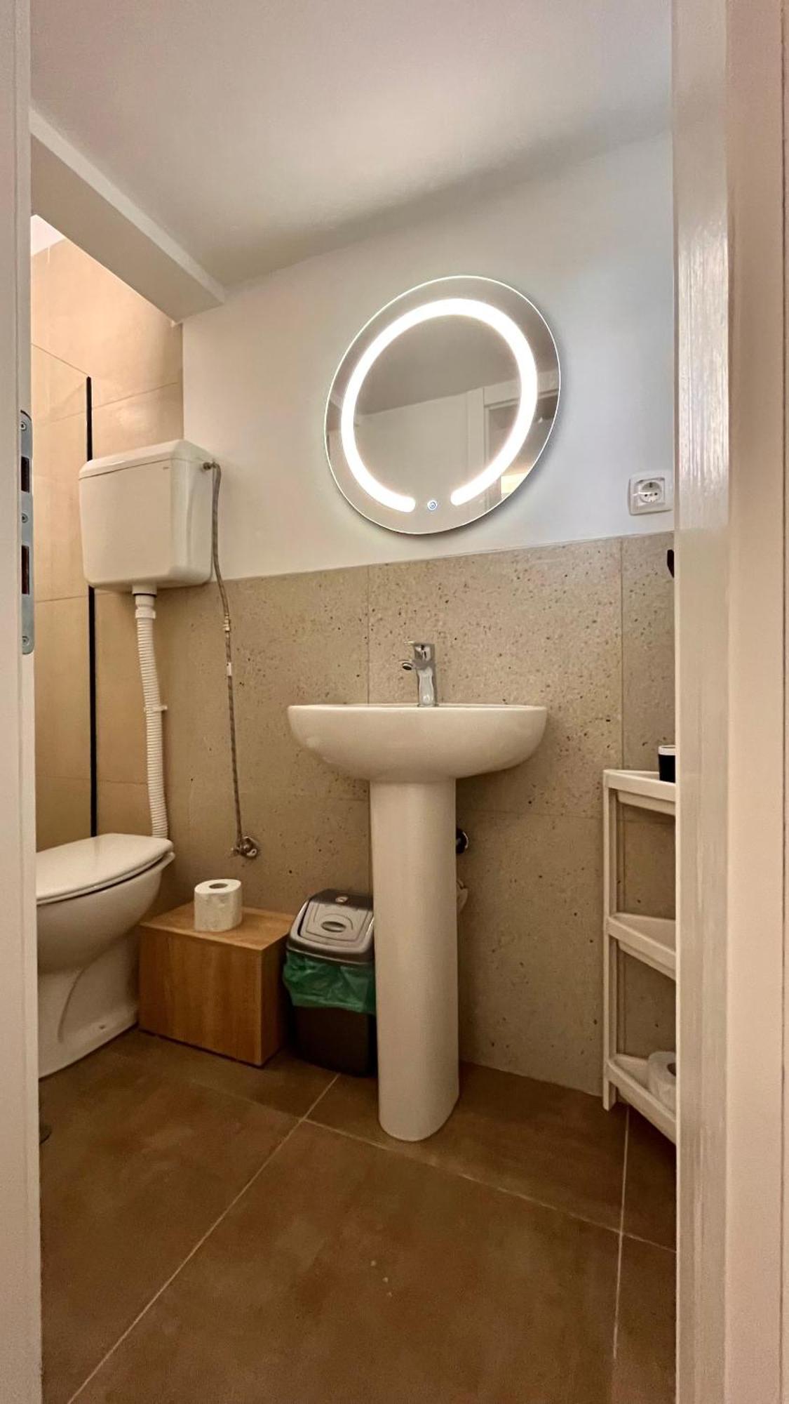 Olive Centre Apartment Skopje Exteriör bild